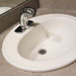 Umywalki wolnostojące - trend 2021 roku w łazienkach: jakie modele warto wybrać?