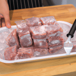 Masterclass: Jak doskonale gotować mrożone mięso i zachować jego soczystość?